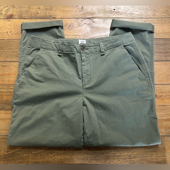 GAP Girlfriend Midrise olive Chino Pants Perfect 90’s preppy online sold out - Picture 2 of 10